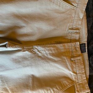 Levi’s khaki style men’s pants 34/32